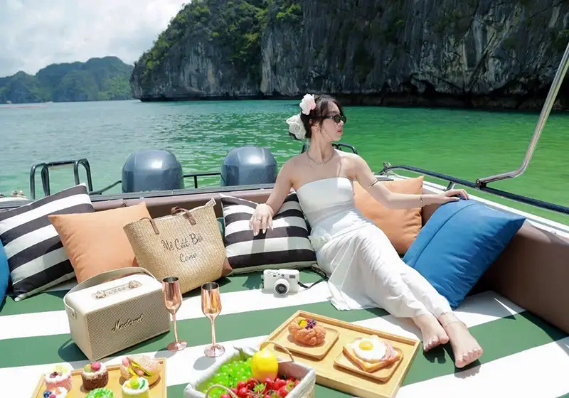 Đi vịnh Lan Hạ nửa ngày